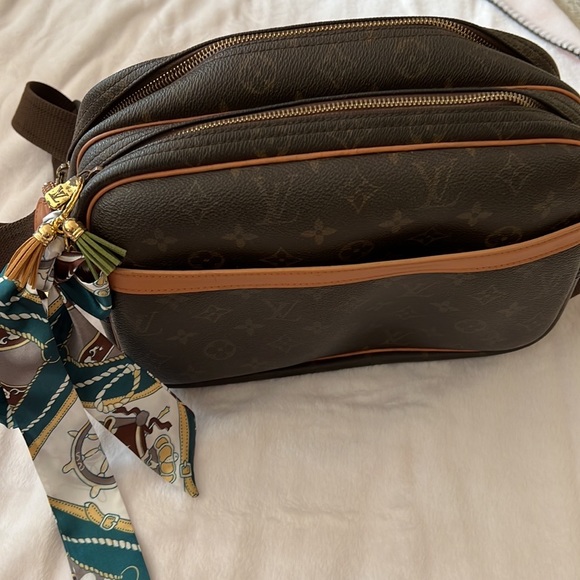 Louis Vuitton Reporter PM bag shoulder straps 11.5x8x4.5 good used condition - Picture 15 of 16